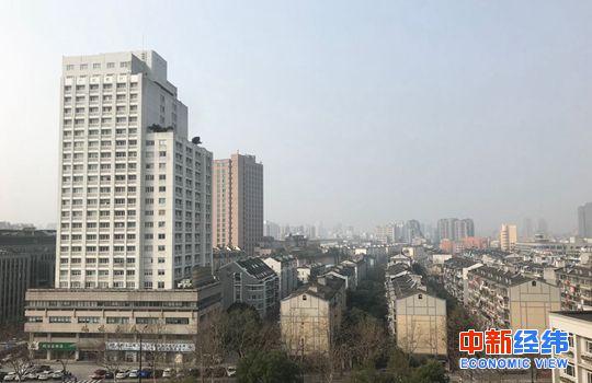 明年楼市怎么调?住建部连提20次“稳”重申房住不炒