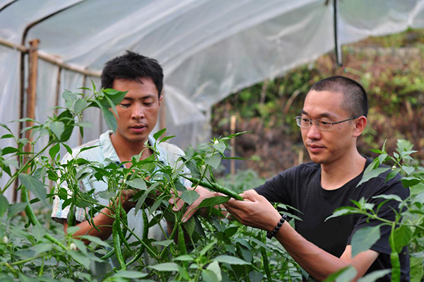 中信银行重庆分行：育产业 拔穷根 精准施策提振脱贫信心