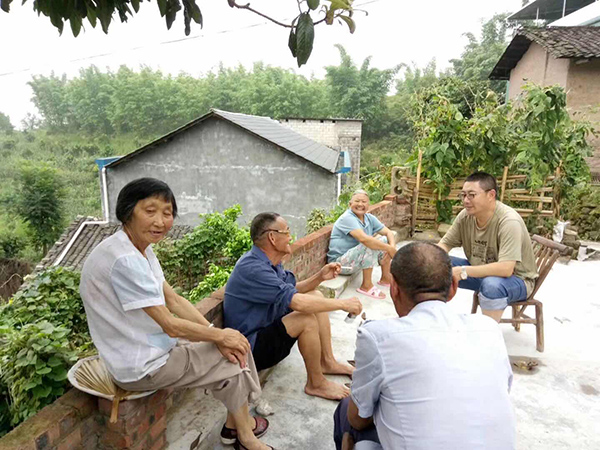 扶贫扶产业 驻村驻心间 重庆三峡银行驻村工作队扶贫记